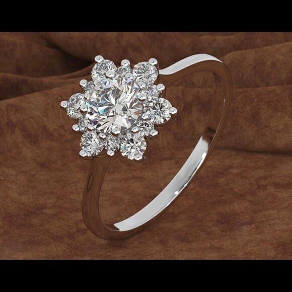 Pretty Silver CZ Diamond Ring - Picture 2 of 4